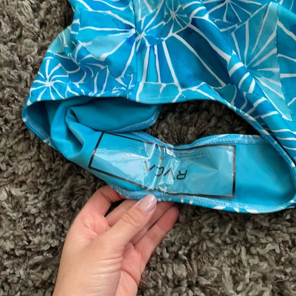 RVCA scoop back one piece swimsuit - Picture 5 of 7